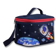 Ümit Çanta 5043 Isı Yalıtımlı Erkek Çocuk (Astronot Baskılı, Lacivert Kırmızı Renkli) Beslenme Çantası